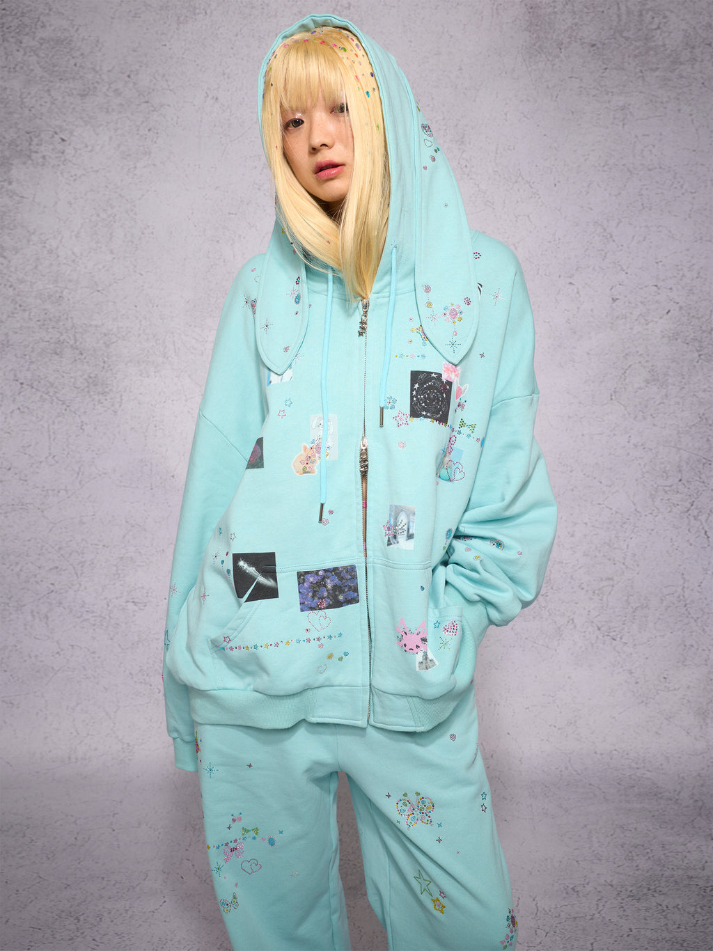 STICKER RHINESTONE BUNNY EAR HOODIE