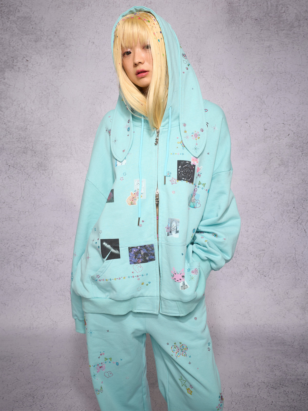 STICKER RHINESTONE BUNNY EAR HOODIE
