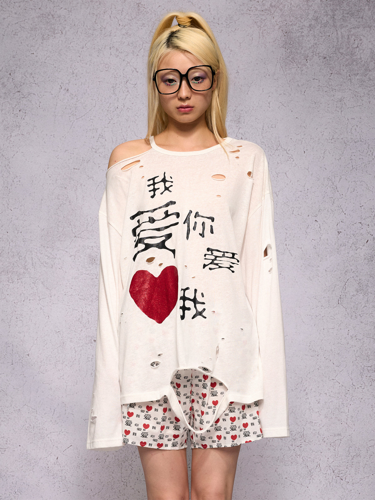 I LOVE YOU LOVE ME」 GLITTER DISTRESSED TOP