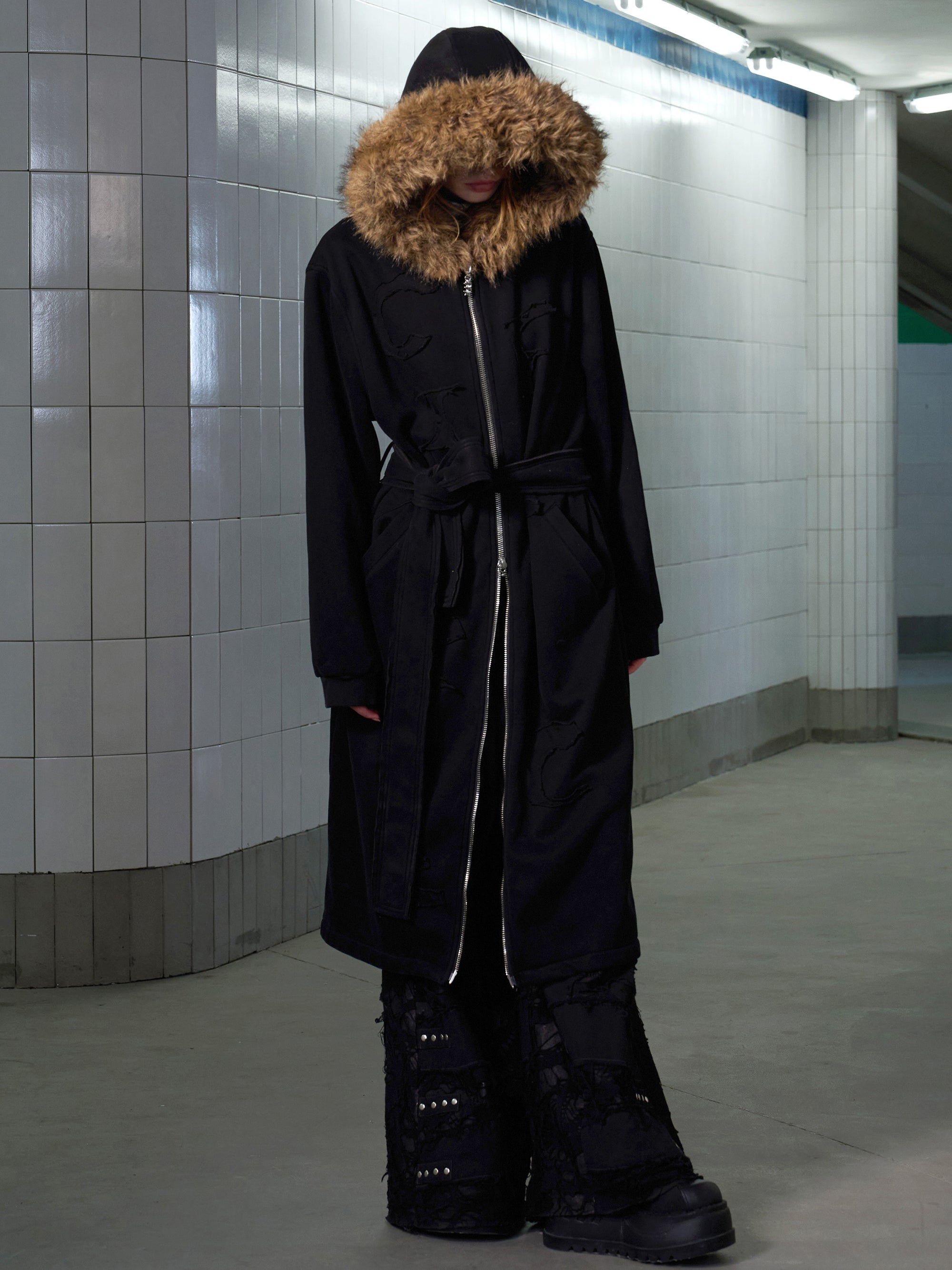 LETTER-PATCH LONG HOODIE COAT WITH FUR COLLAR