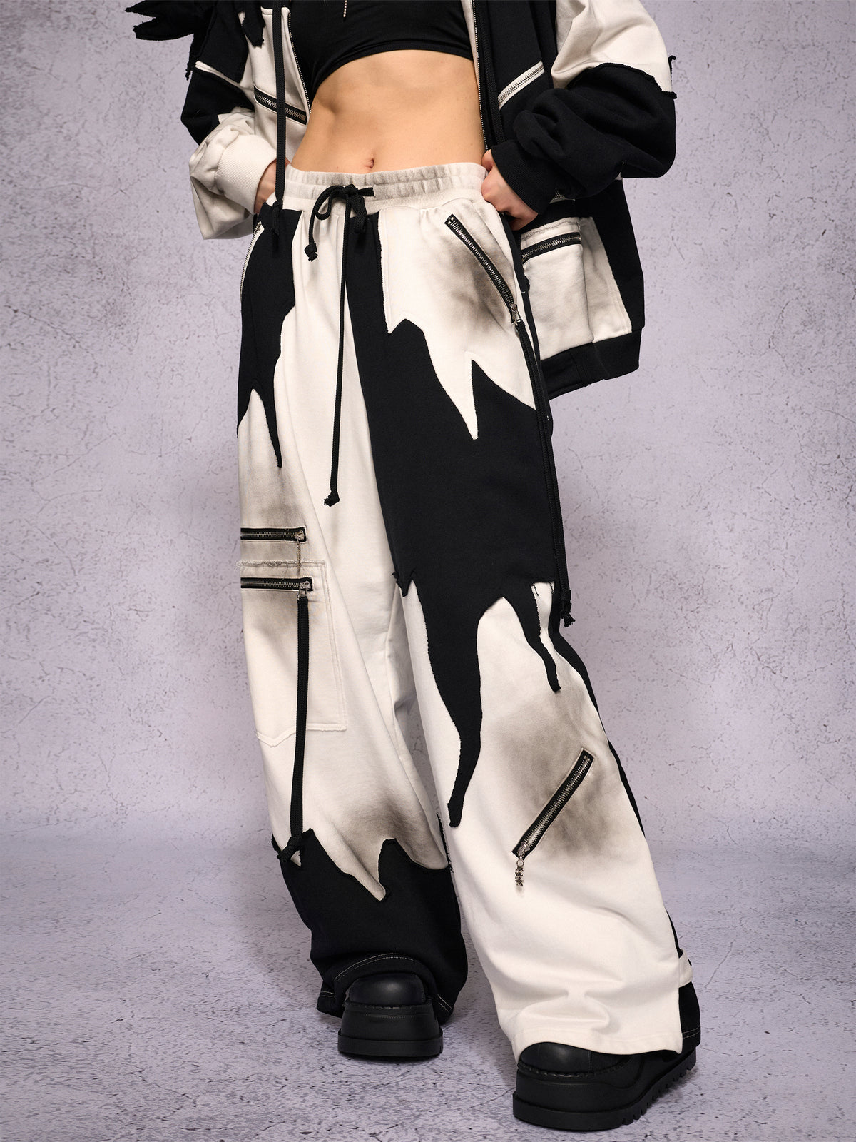 BLACK WHITE COLORBLOCK SWEATPANTS