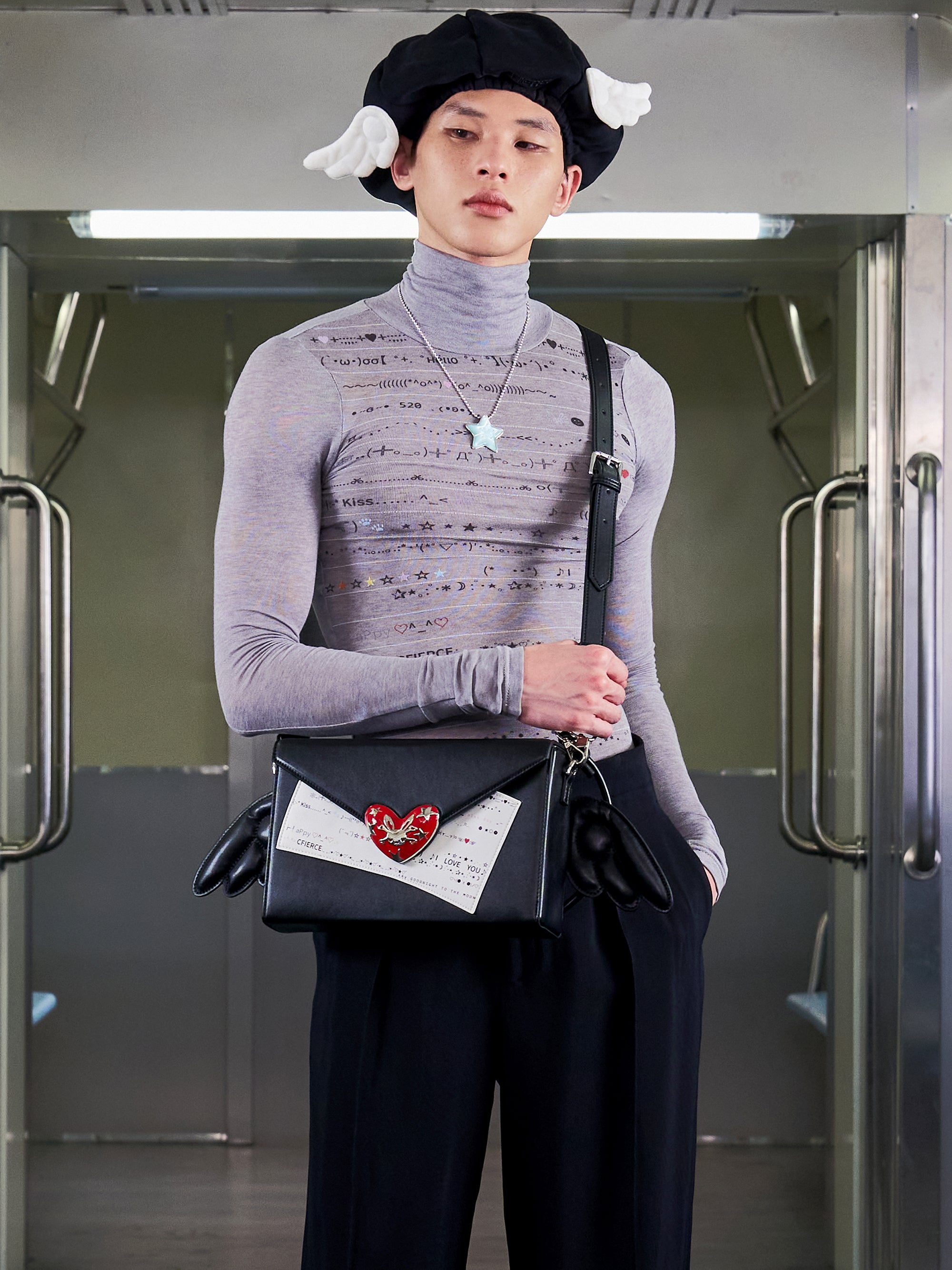 KAOMOJI TURTLENECK TOP