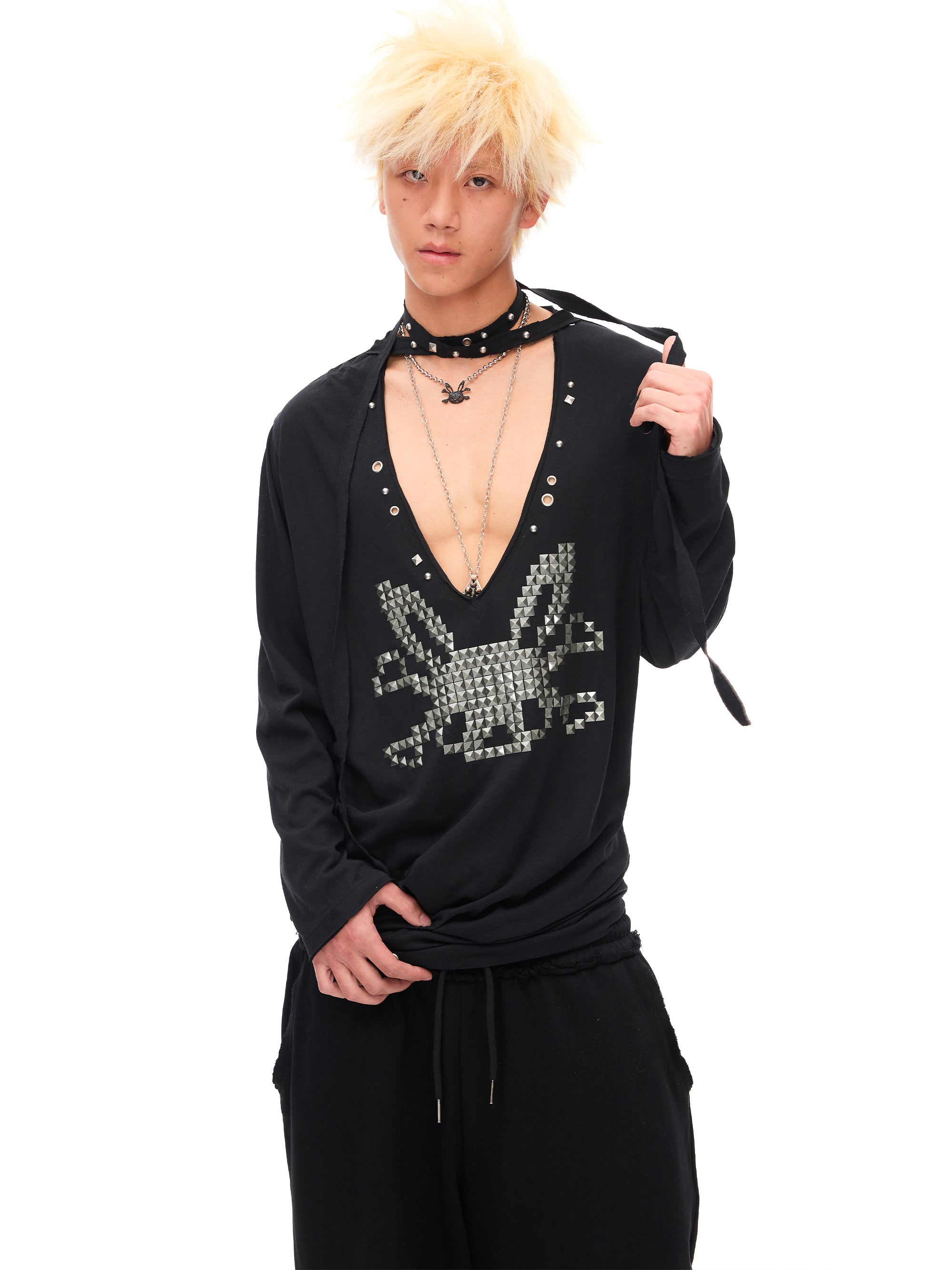 RIVETED CF BUNNY SKULL DEEP V-NECK TOP
