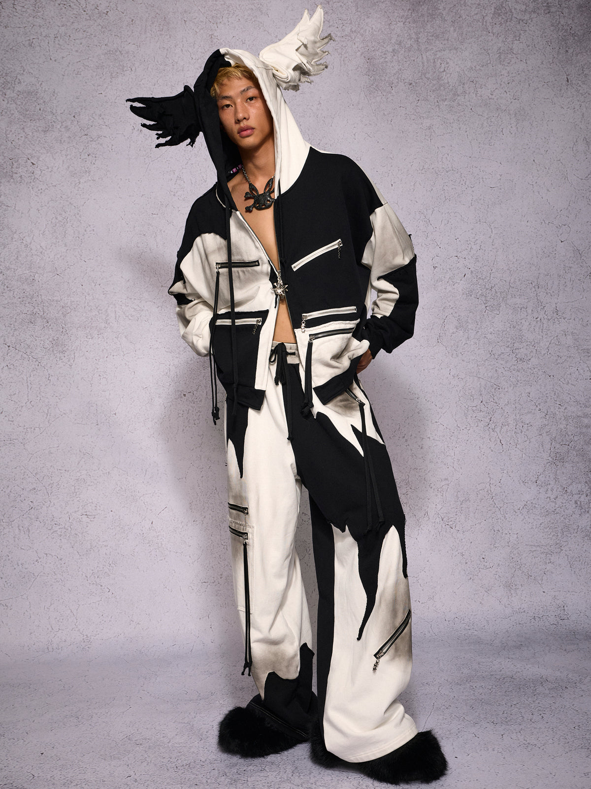 BLACK WHITE COLORBLOCK SWEATPANTS