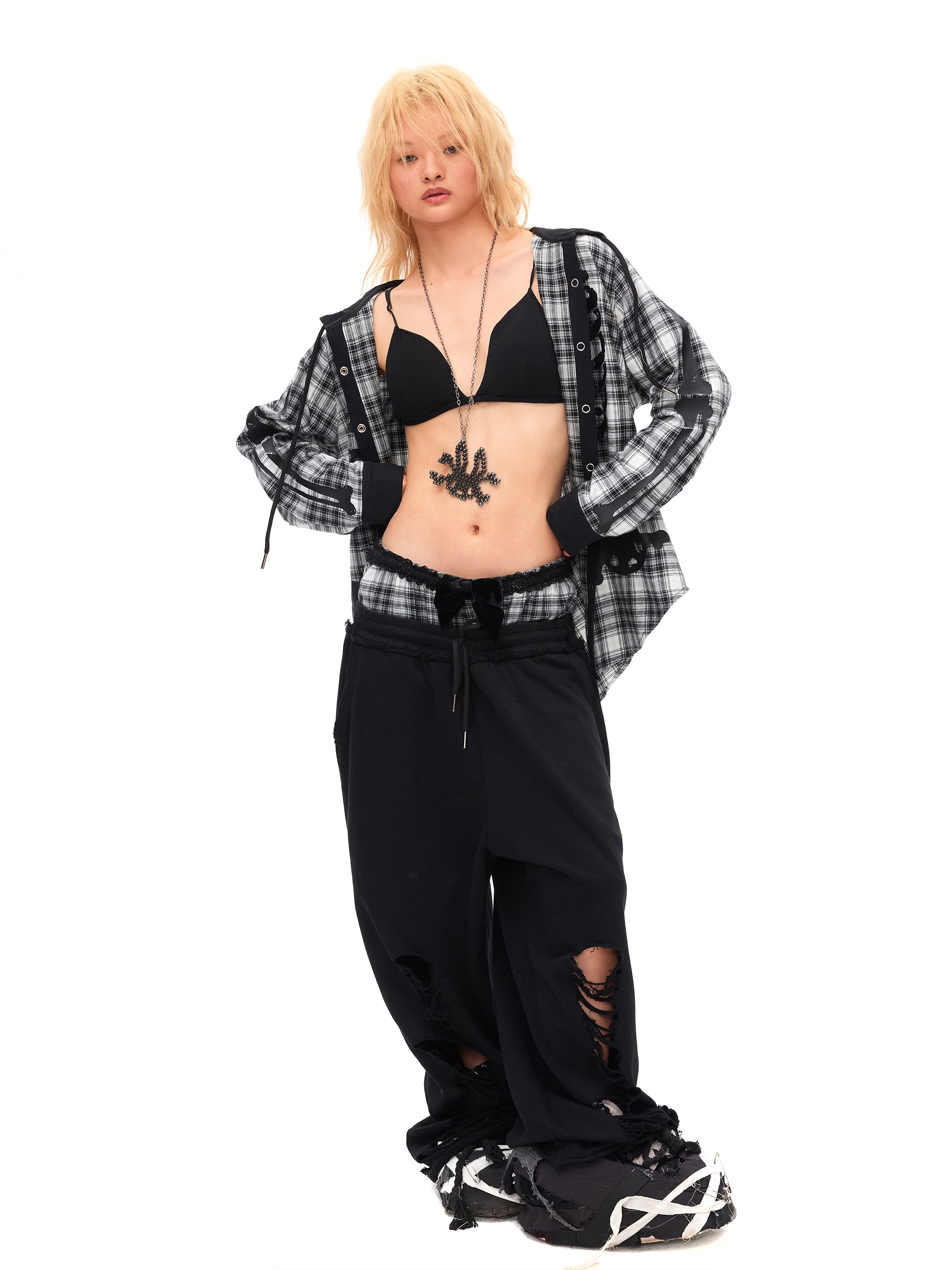 STUD CF BUNNY NECKLACE