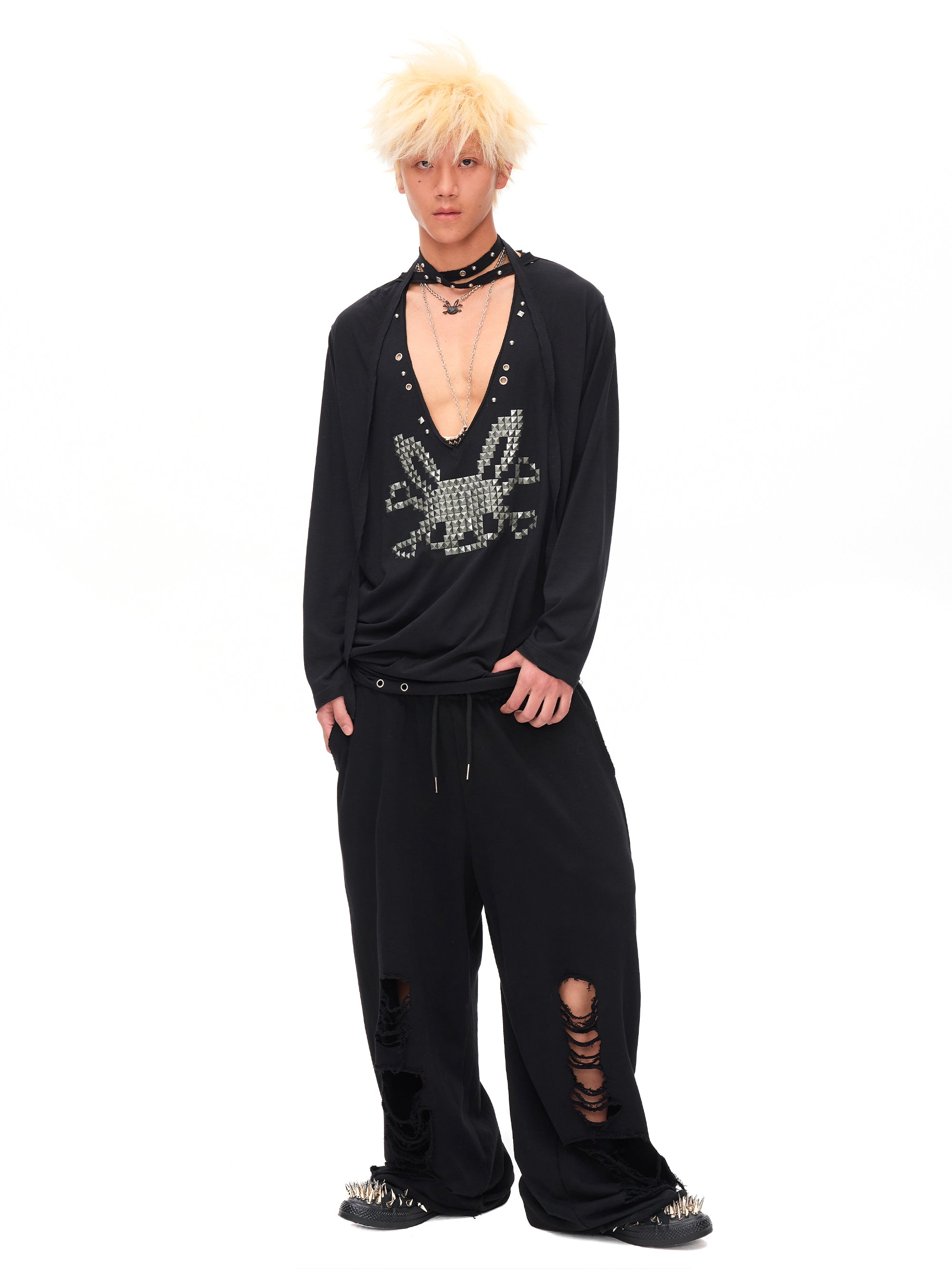 RIVETED CF BUNNY SKULL DEEP V-NECK TOP