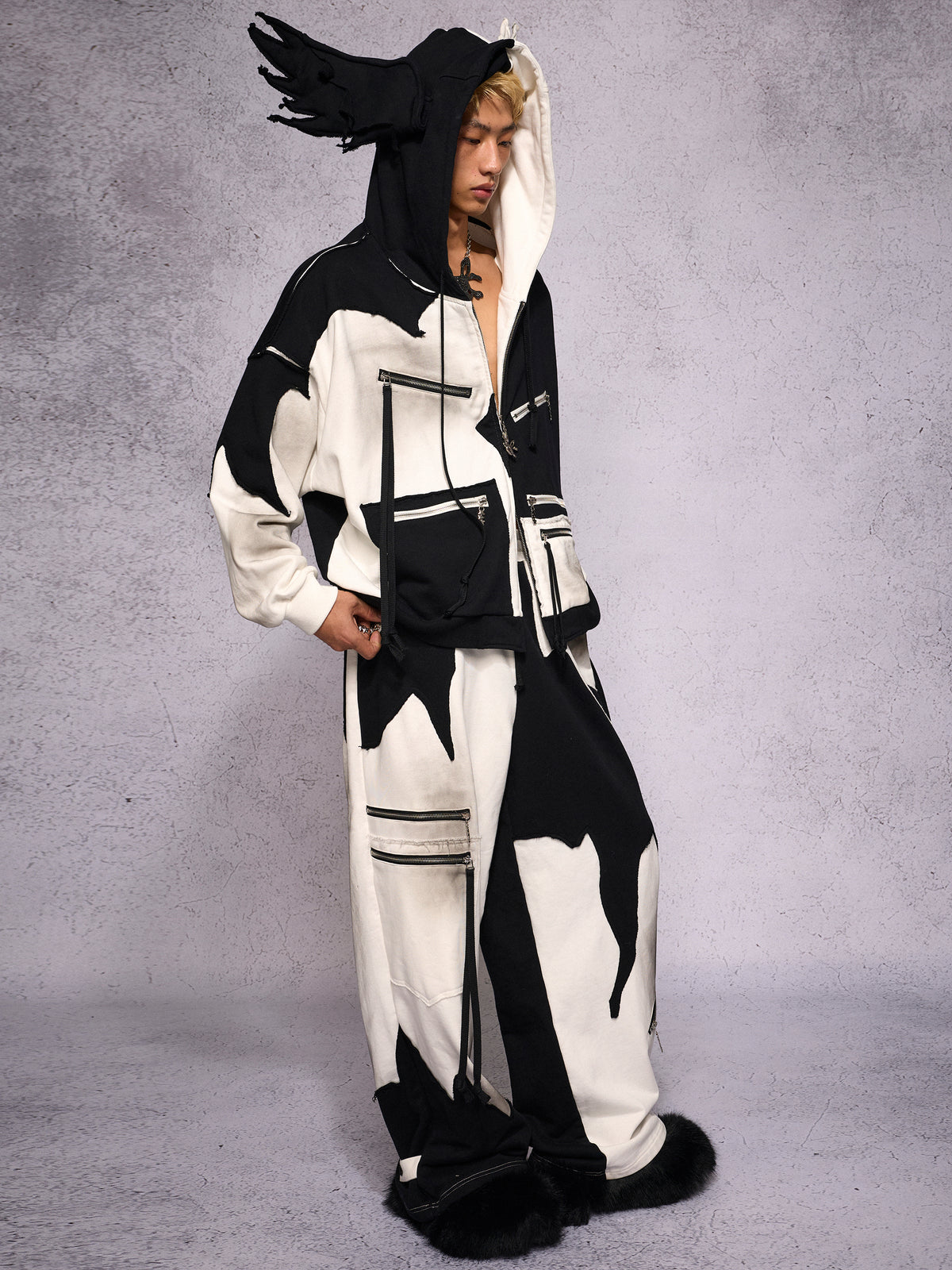 BLACK WHITE COLORBLOCK SWEATPANTS