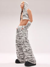 Load image into Gallery viewer, TOTEM CAMO SWEATPANTS
